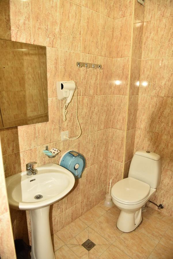 Prime Hotel Batoemi Buitenkant foto