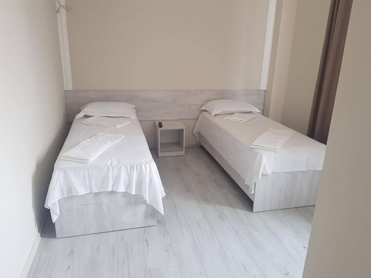 Prime Hotel Batoemi Buitenkant foto