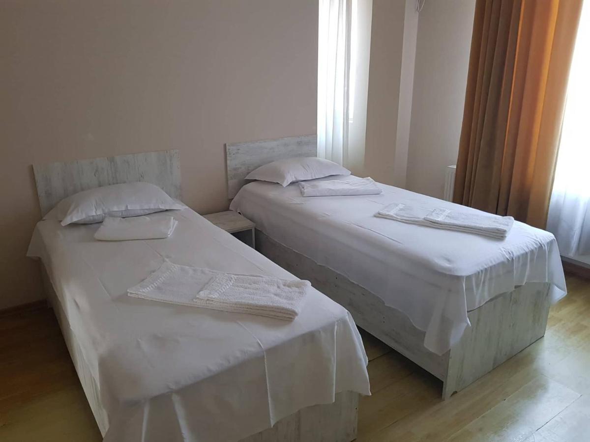 Prime Hotel Batoemi Buitenkant foto