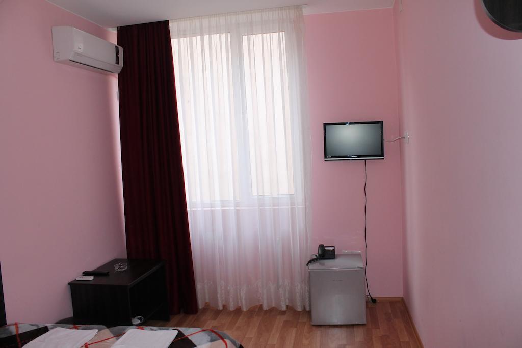 Prime Hotel Batoemi Buitenkant foto